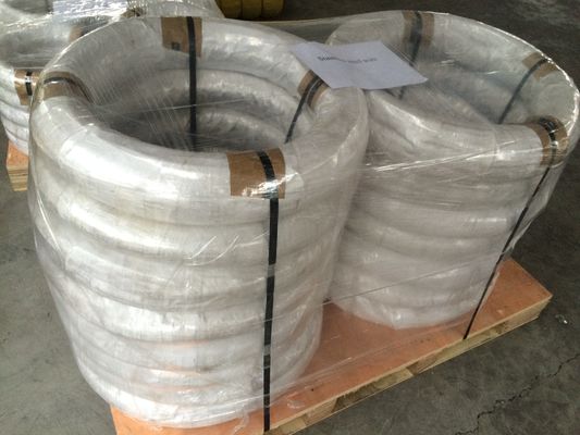 Drut spawalniczy ze stali nierdzewnej ASTM DIN GB 304 0,5 mm 0,6 mm 0,7 mm 0,8 mm do sprężyny o wysokim napięciu